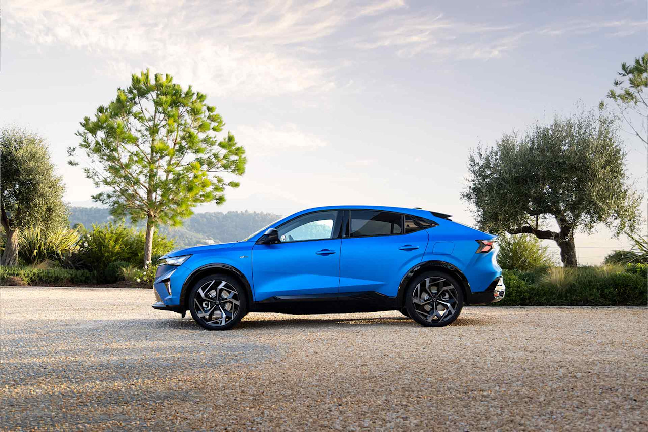 Säljstart för nya Renault Rafale E-Tech plug-in hybrid