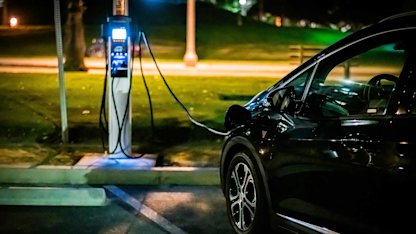 Regeringen satsar 100 extra miljoner för laddstolpar