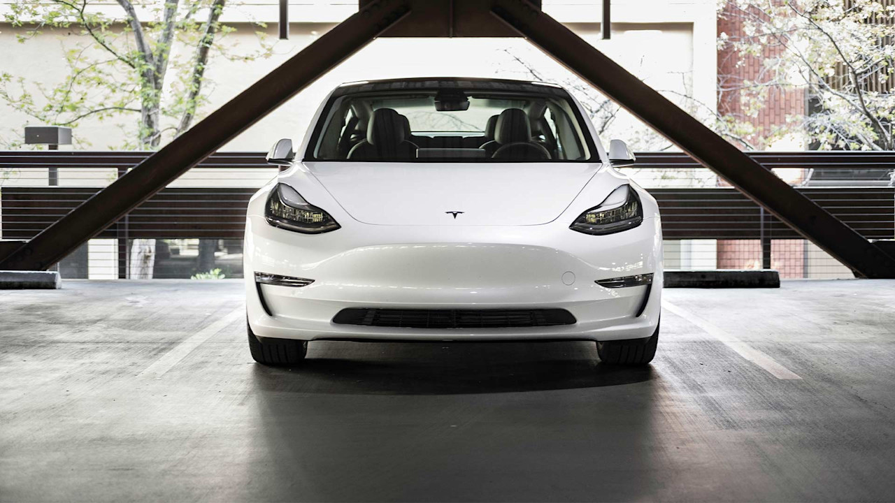 EU:s strafftullar: Tesla Model 3 blir 17 000 kronor dyrare
