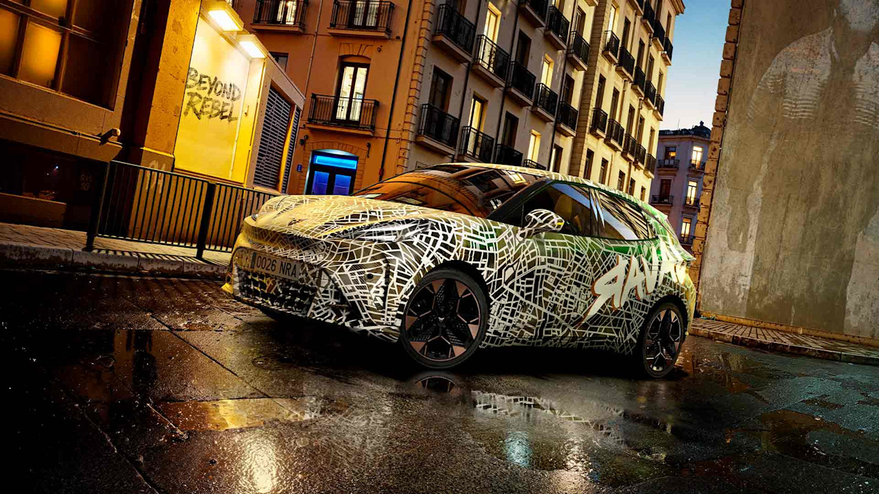 Cupra smygvisar nya elbilen Raval 