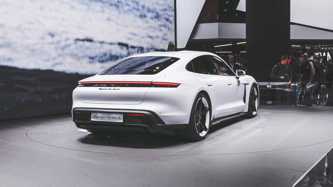 Porsche räds inte dåliga försäljningssiffror – satsar på elbilar