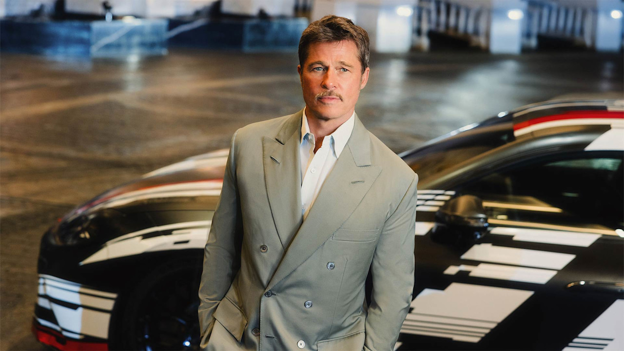 Världsstjärnan visar upp nya Mercedes-AMG GT 4-Dörrars Coupé
