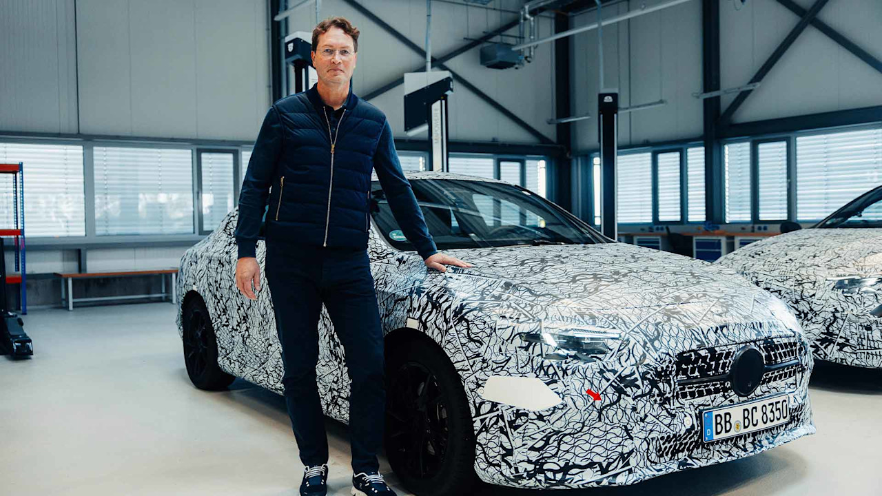 Här är en prototyp av nya Mercedes-Benz CLA