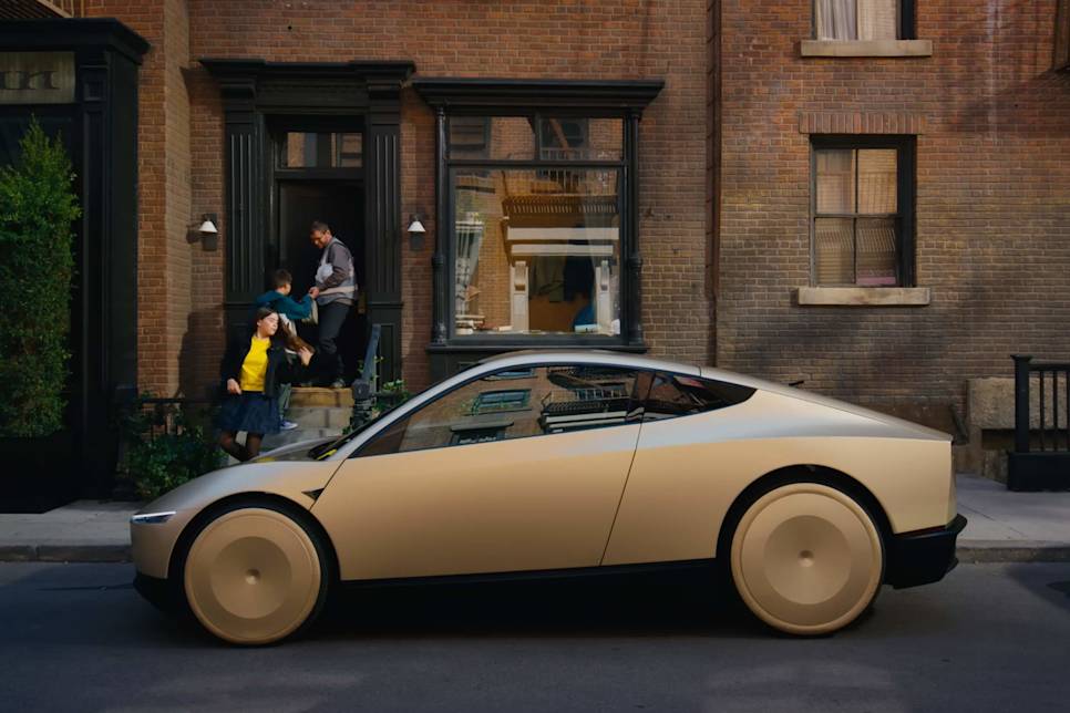 Elon Musk sågar bensinbilar - "Självkörande elbilar är framtiden"