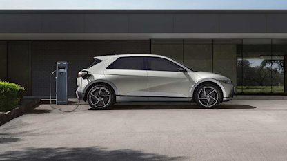 Utvald bild för Elbilen trotsar energikrisen: Slår nya säljrekord