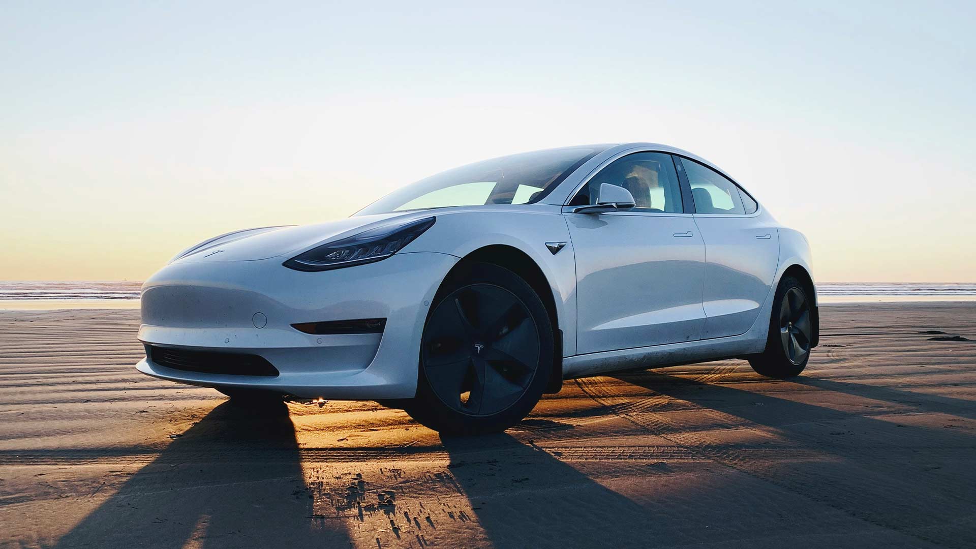 Kommer Tesla byta spår från elbilar till robotar?