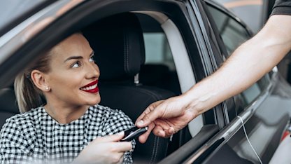 Sälja bil med lån - Hur går du tillväga? 