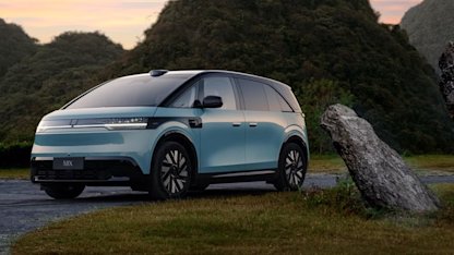 Här är nya minibussen Zeekr Mix