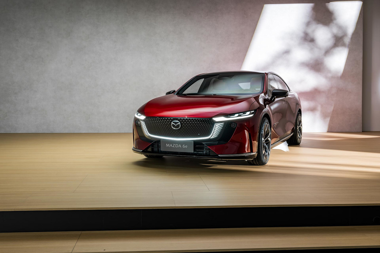 Mazda spänner musklerna med nya Mazda6e