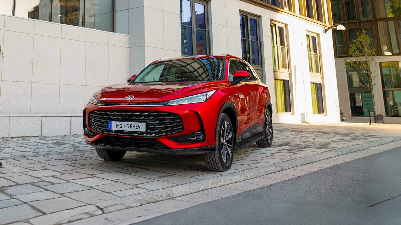 MG sänker priset på HS Plug-in Hybrid – nu från 439 990 kr