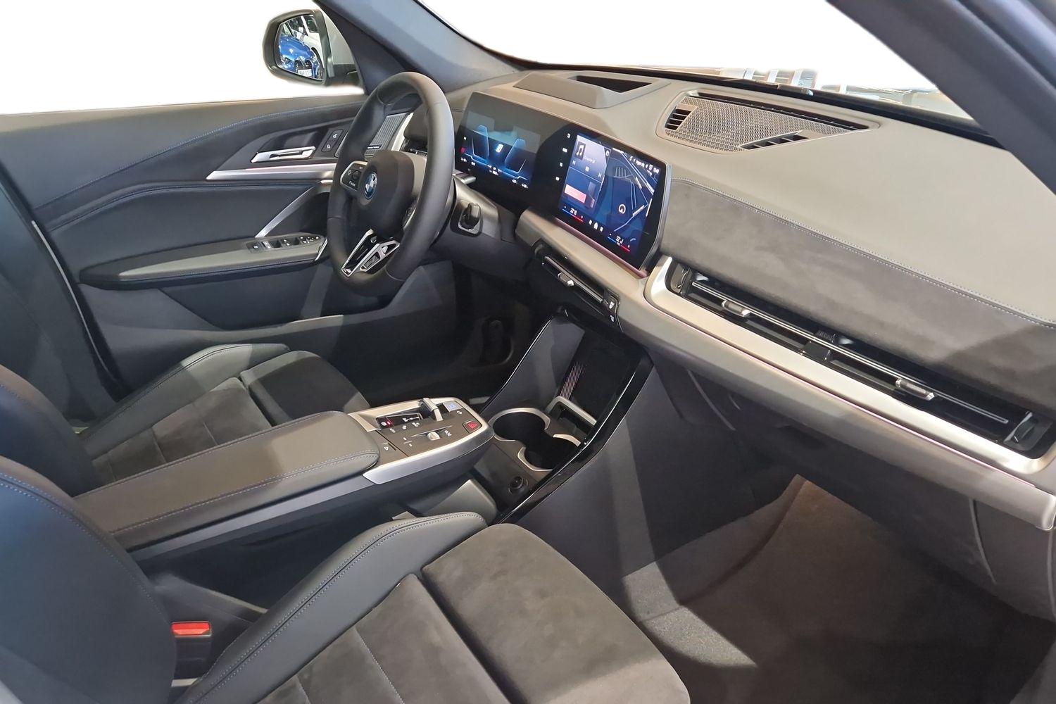 BMW iX1 eDrive20, 204ps, 2026