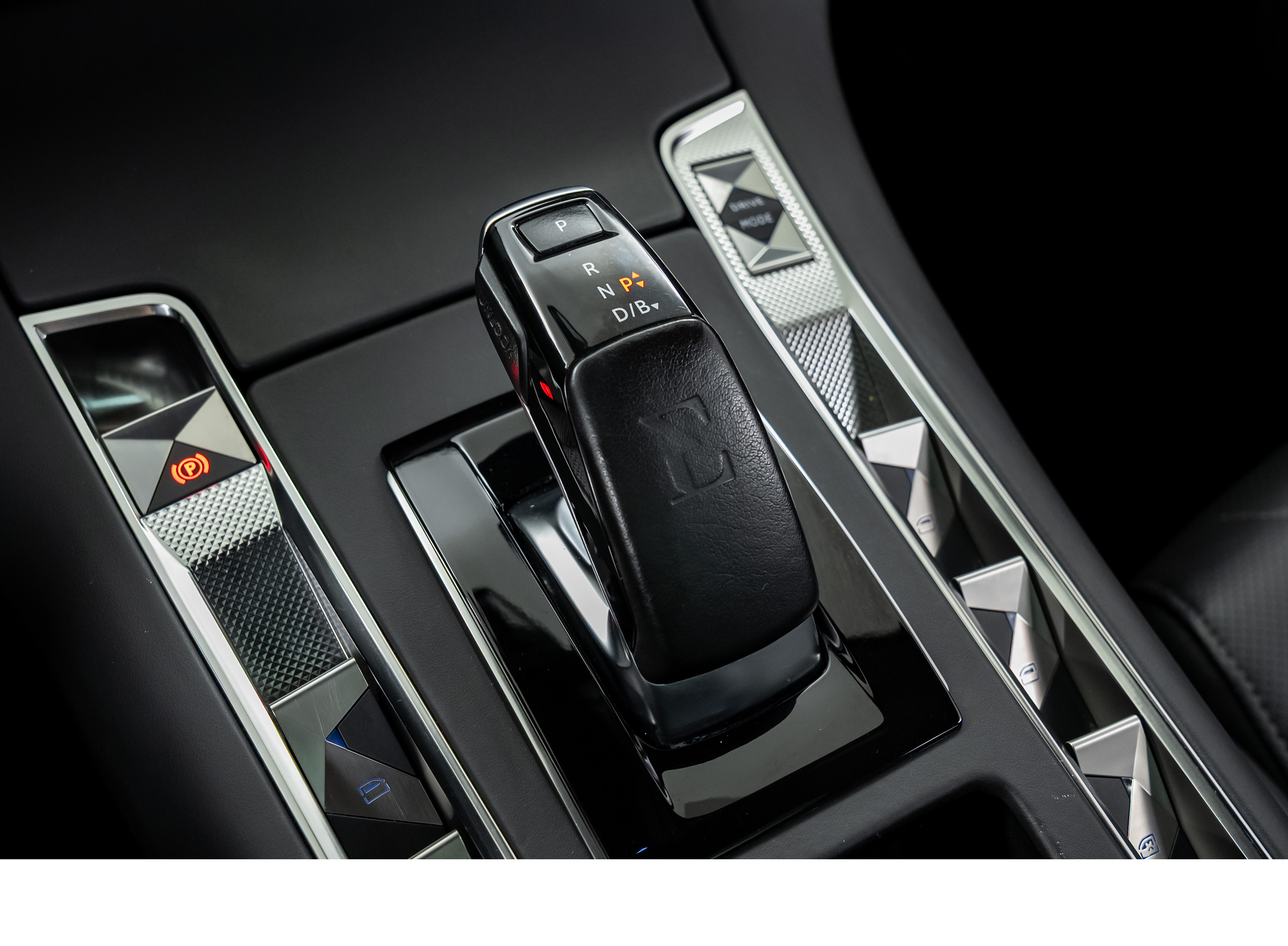 DS 7 Crossback E-Tense 4x4 EAT, 8-trins, 300ps, 2020