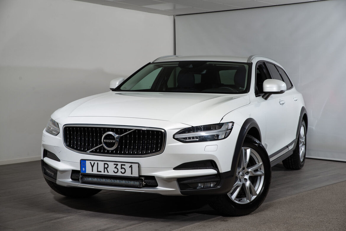 YLR351 – Volvo V90 Cross Country