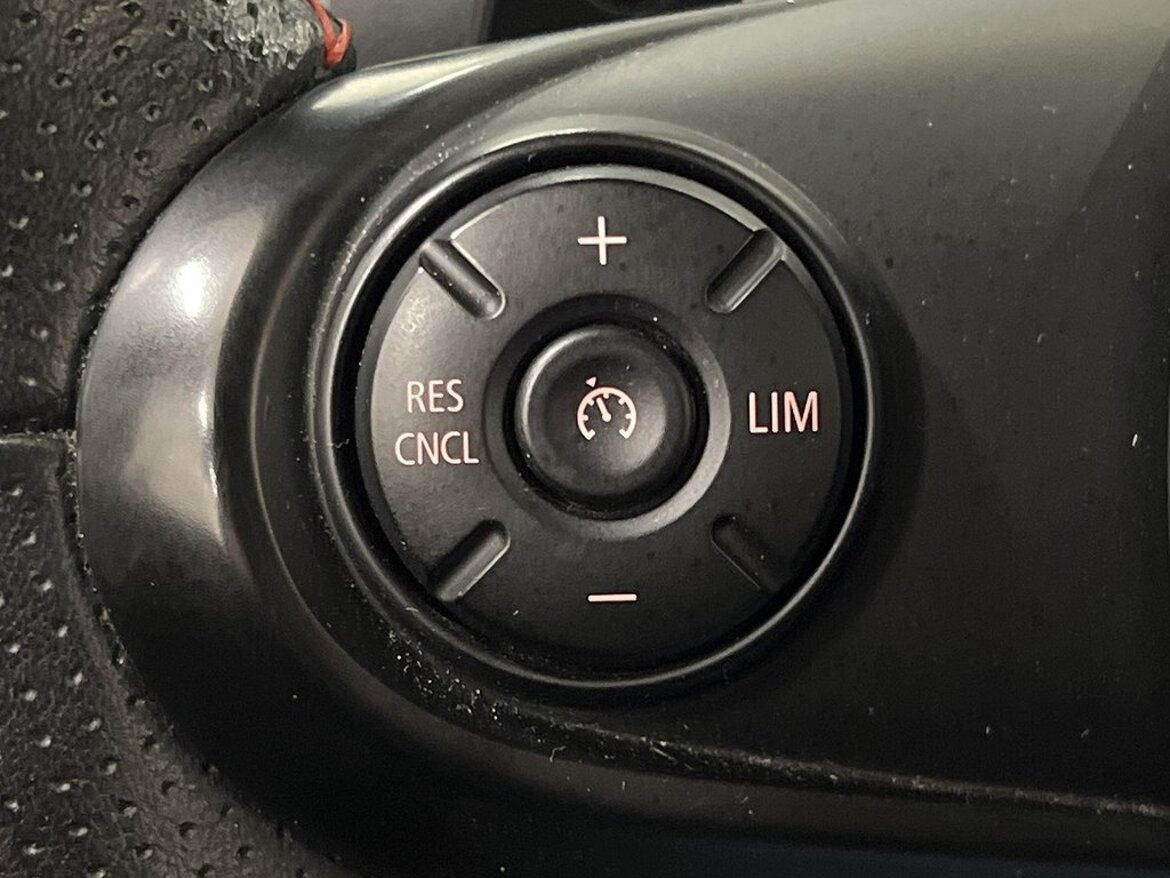 CDD714 MINI Cooper S Chili JCWratt Keyless PDC 192hk Wayke