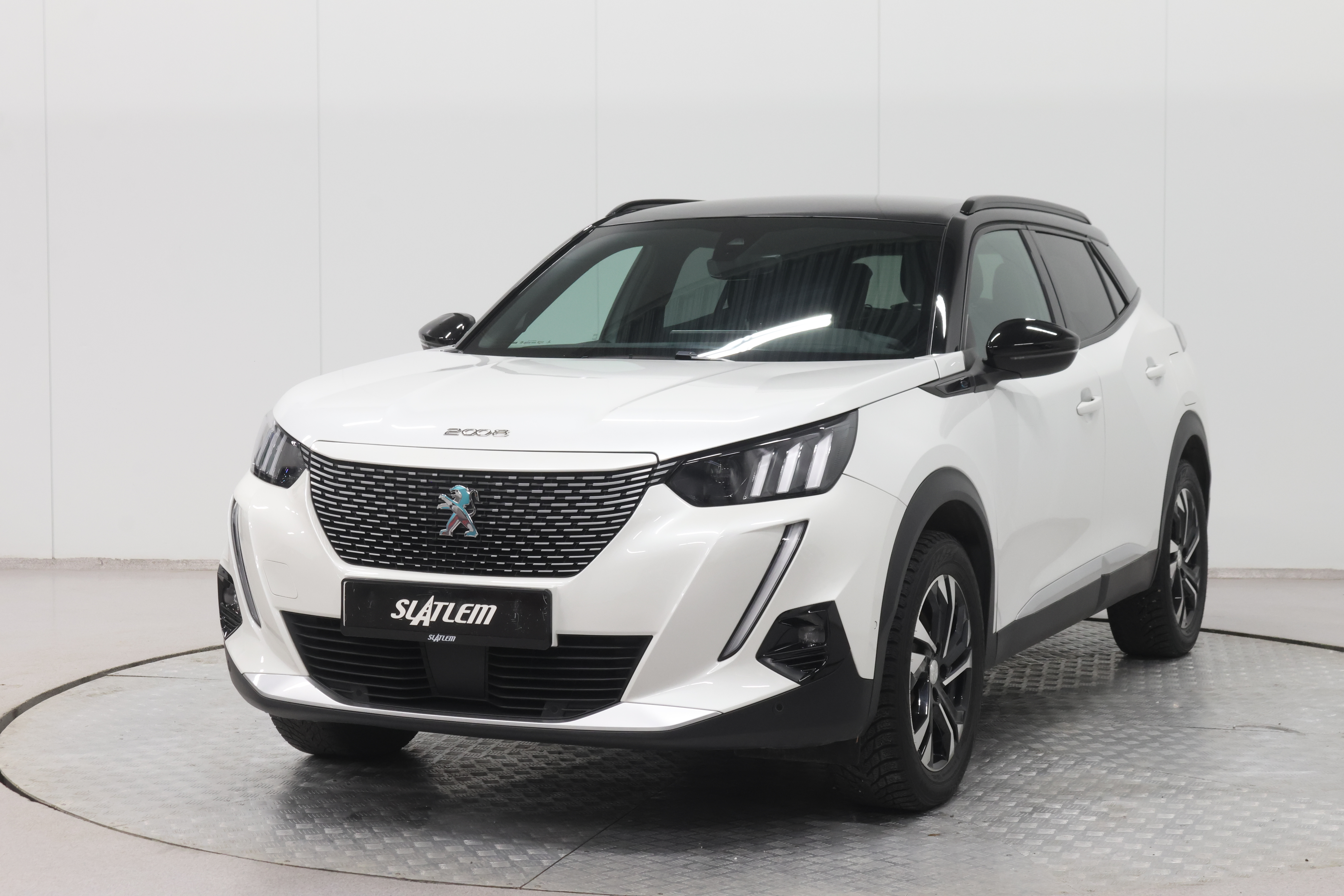 Peugeot e-2008
