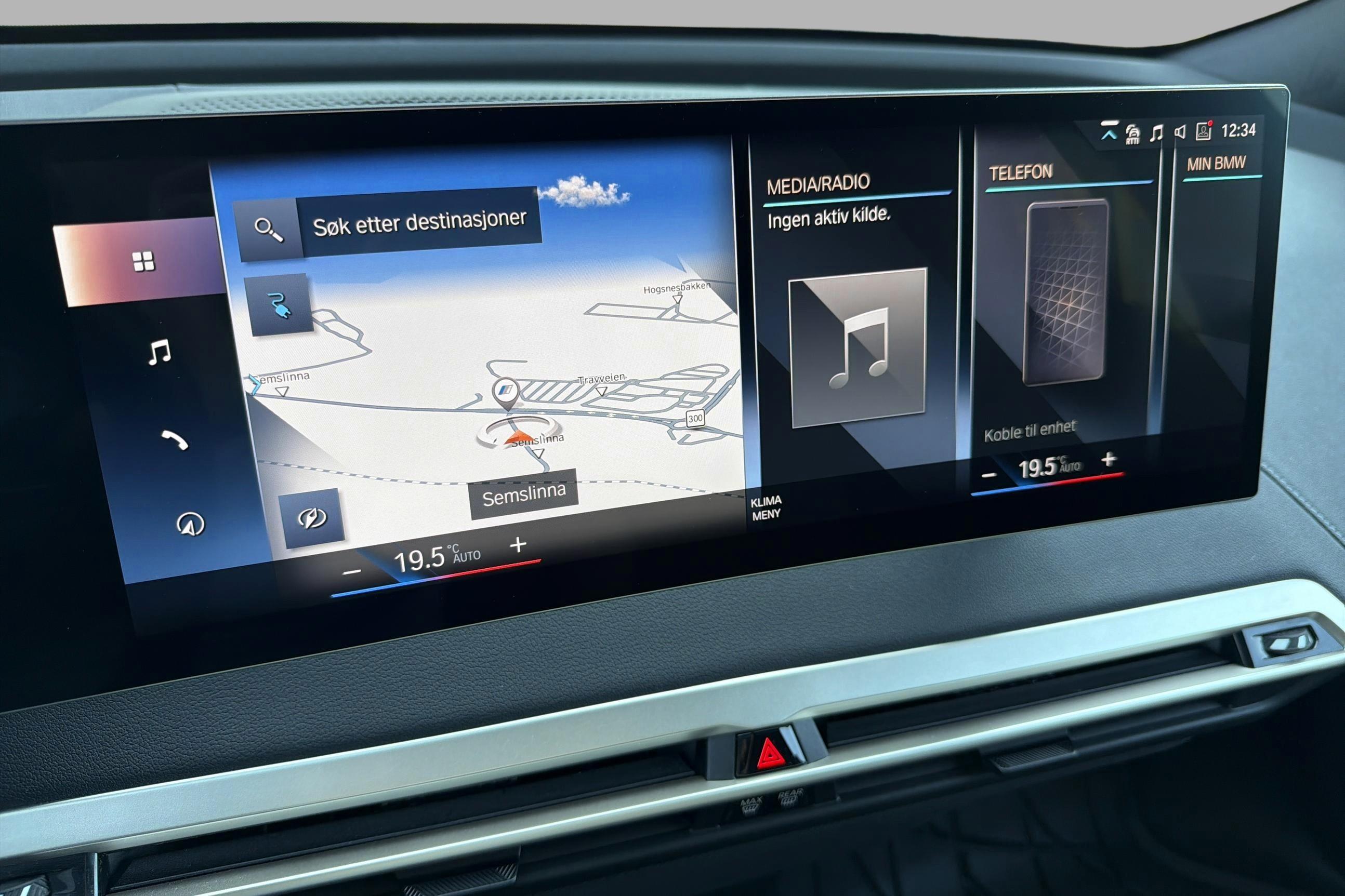 BMW iX xDrive40, 326ps, 2023