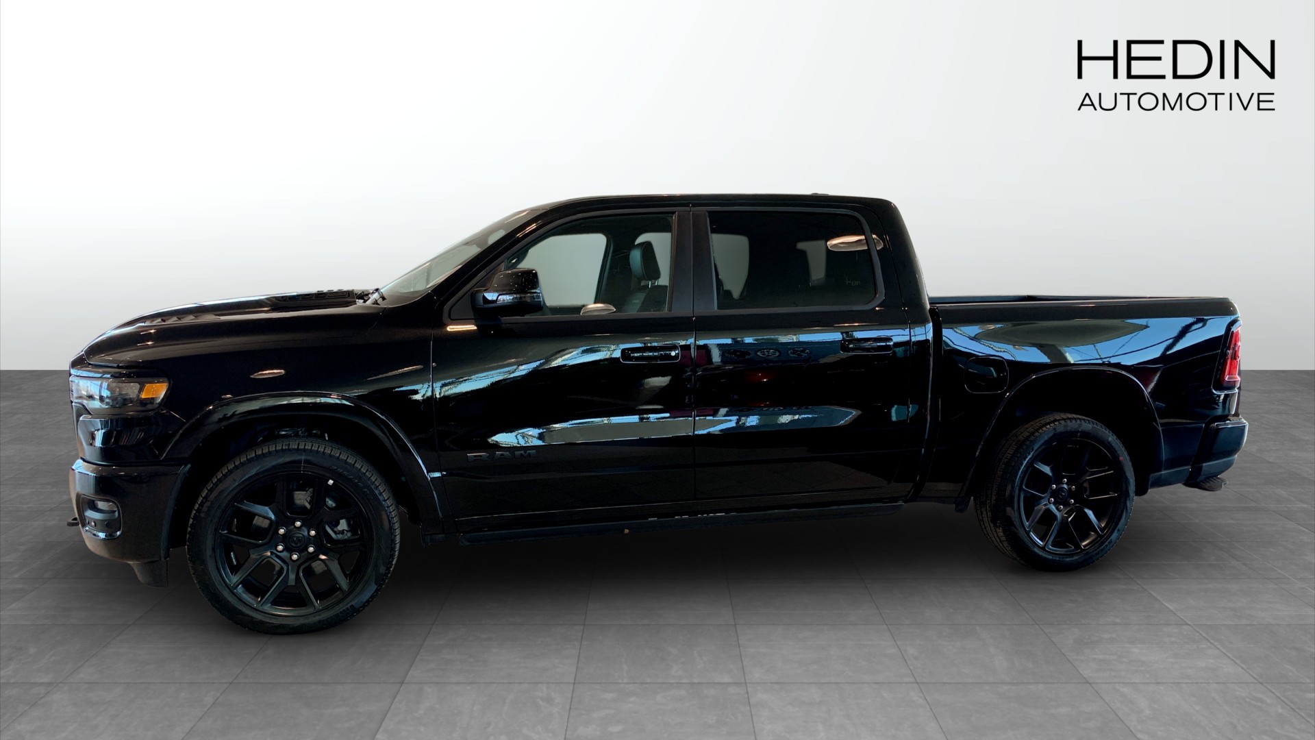 RAM 1500 Laramie Night Edition 2025, photo 6/9