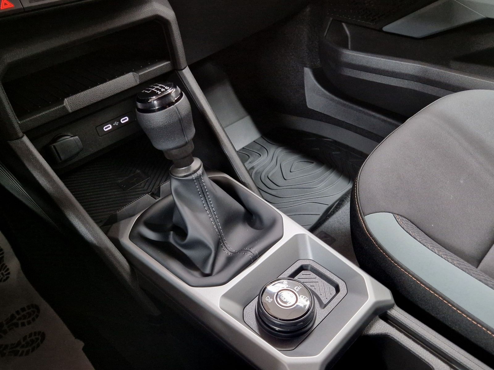 Dacia Duster 1.2 TCe 4x4 Manual, 131hp, 2025