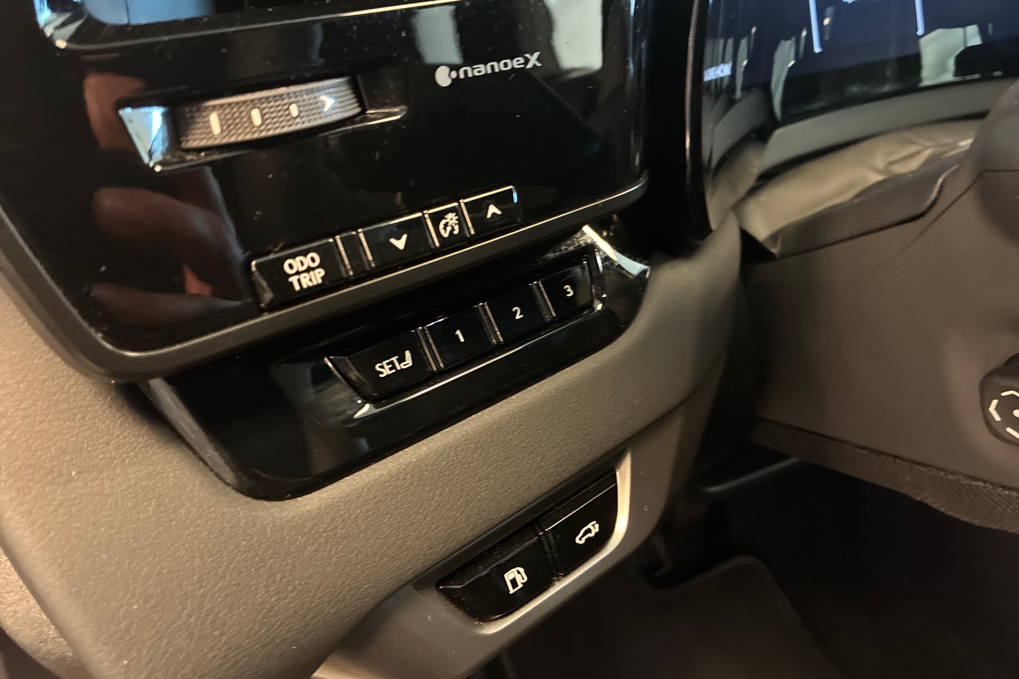 Lexus RX 450h+ E-CVT, 309hp, 2025