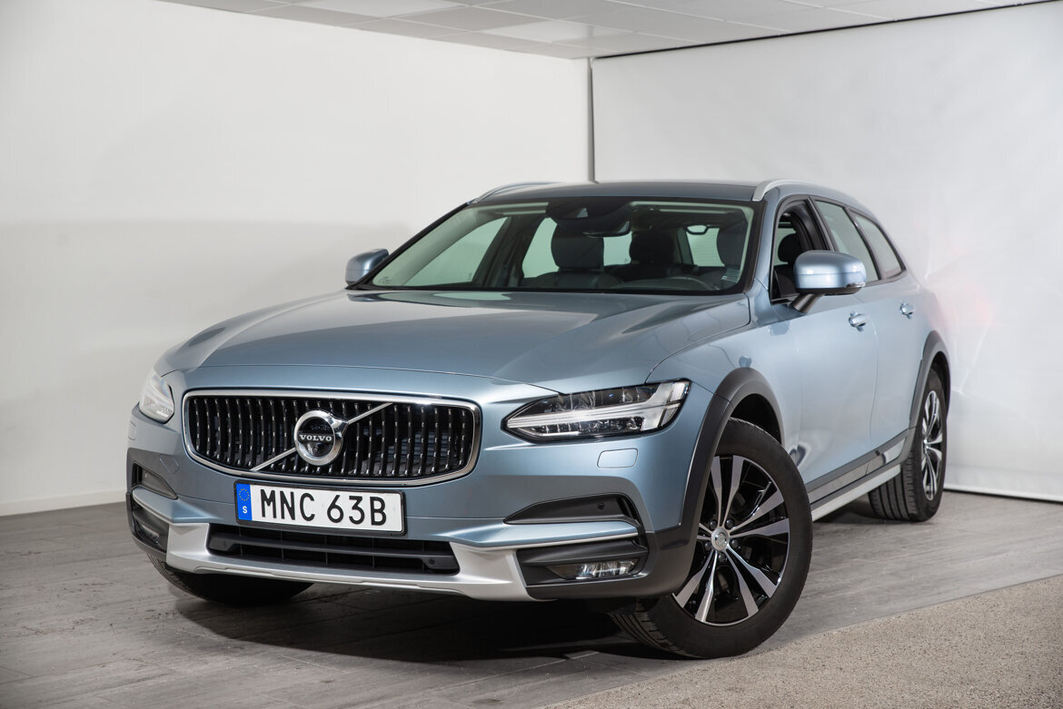 MNC63B – Volvo V90 Cross Country