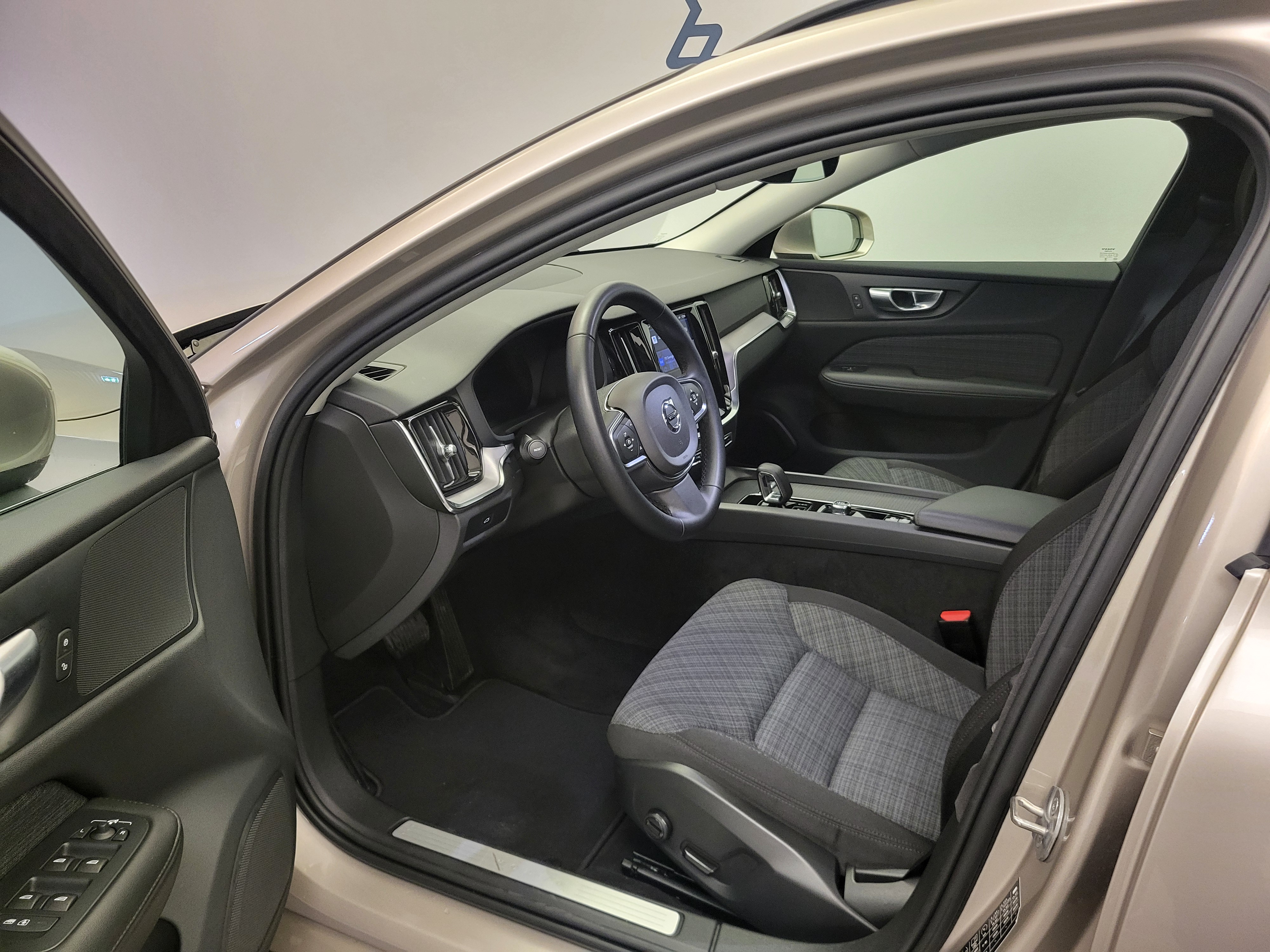 Volvo V60 B4 DCT, 197hk, 2024