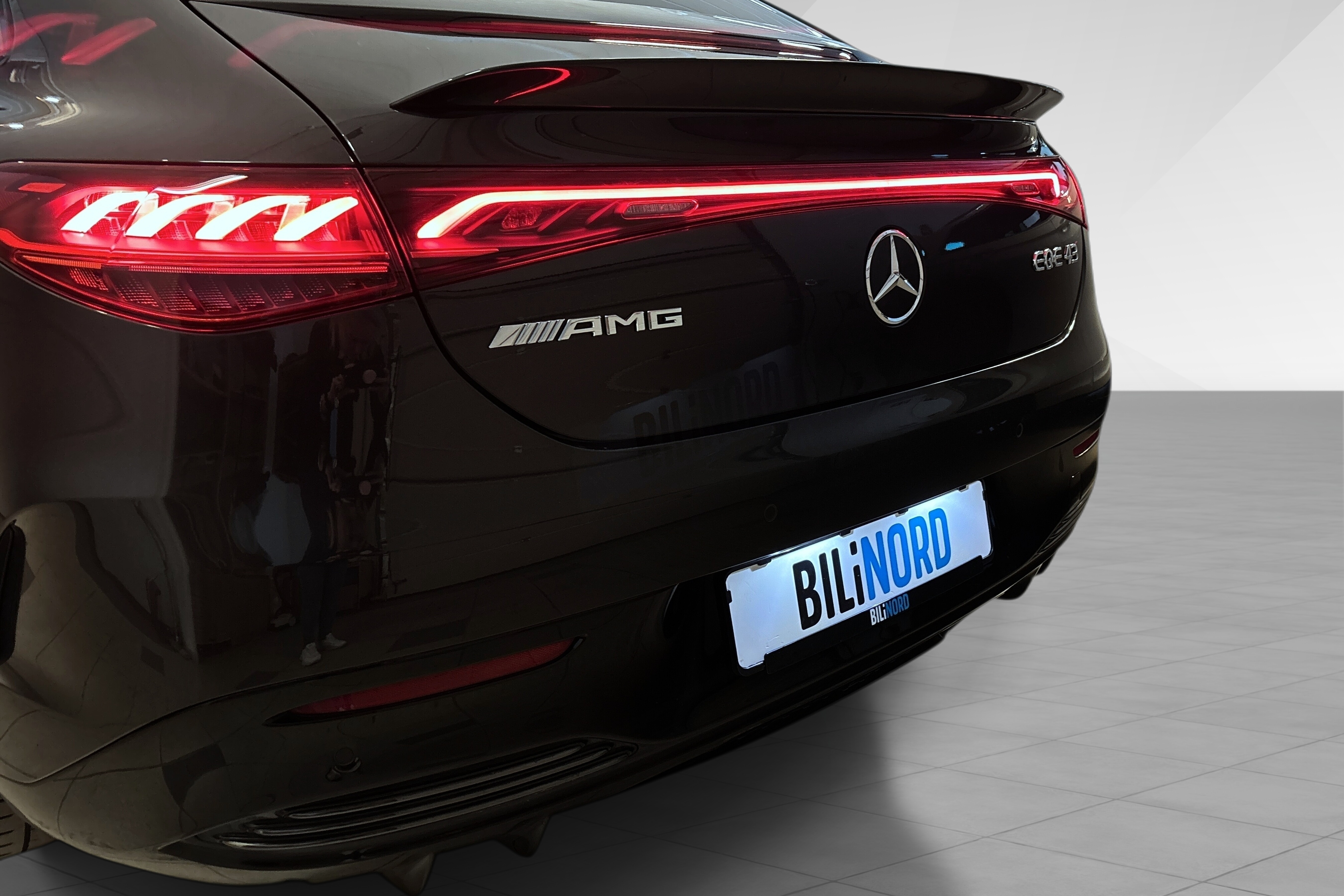 Mercedes-Benz AMG EQE 43 4MATIC bilde 8