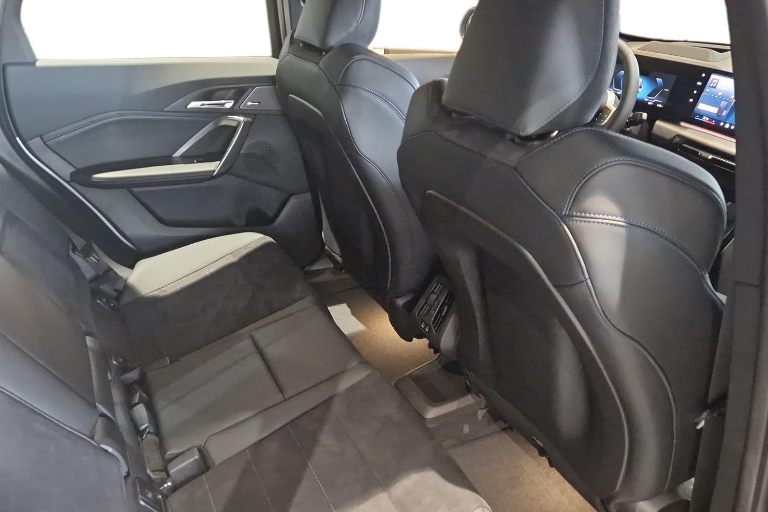 BMW iX1 eDrive20, 204ps, 2026