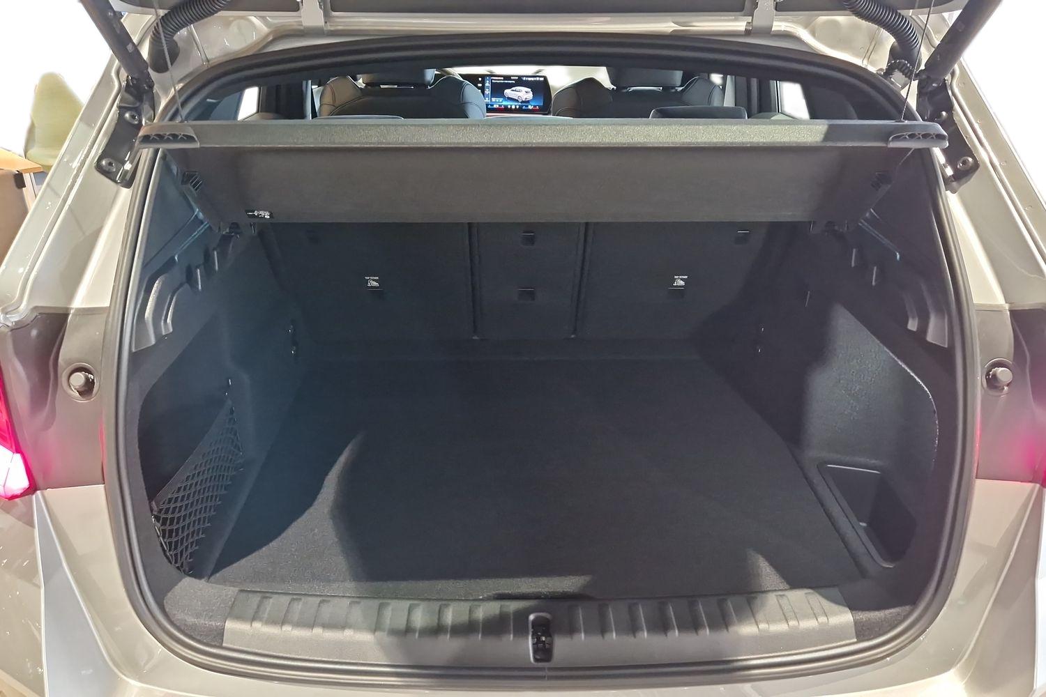 BMW iX1 eDrive20, 204ps, 2026