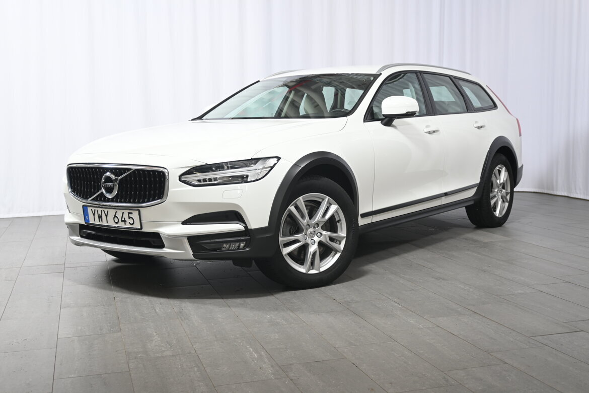 YWY645 – Volvo V90 Cross Country