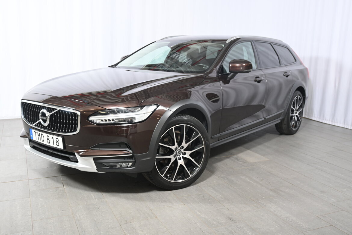 TMD818 – Volvo V90 Cross Country