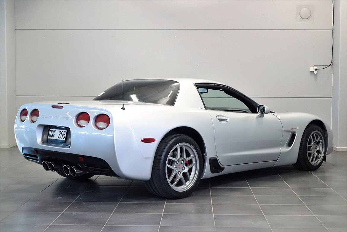 DWF205 Chevrolet Corvette Z06 C5 (411hk) 6vxl Borla Fint skick Wayke