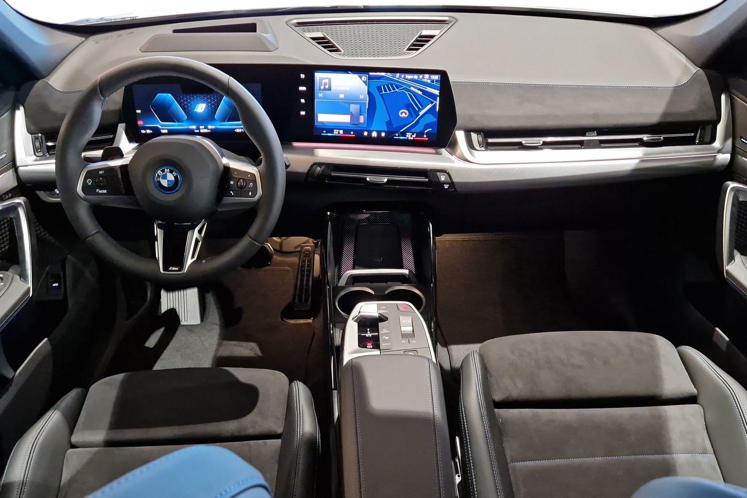 BMW iX1 eDrive20, 204ps, 2026