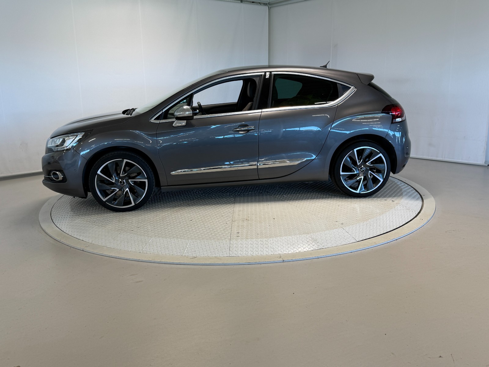 DS 4 2.0 BlueHDi Automatic, 6-trins, 181ps, 2017