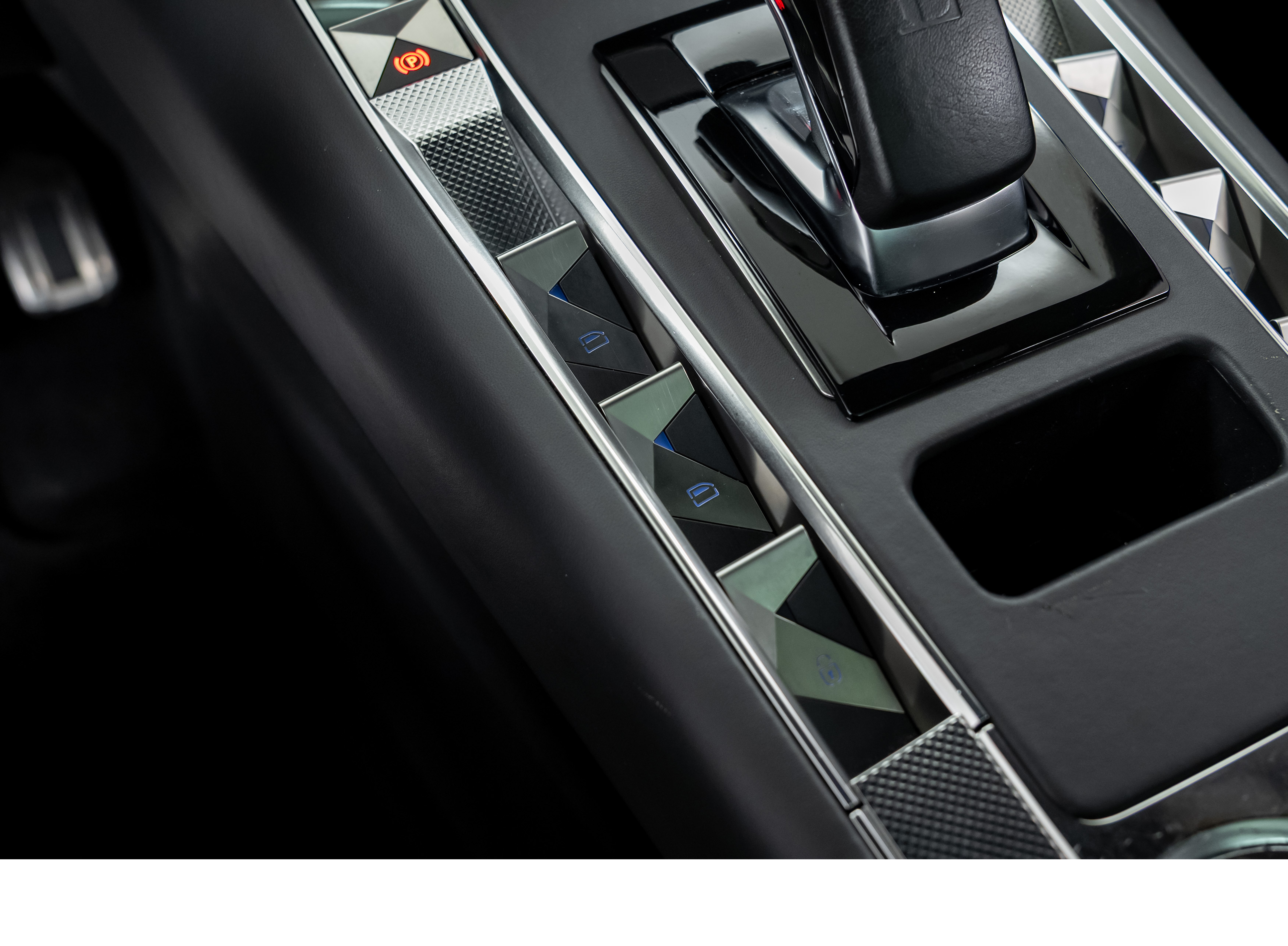 DS 7 Crossback E-Tense 4x4 EAT, 8-trins, 300ps, 2020