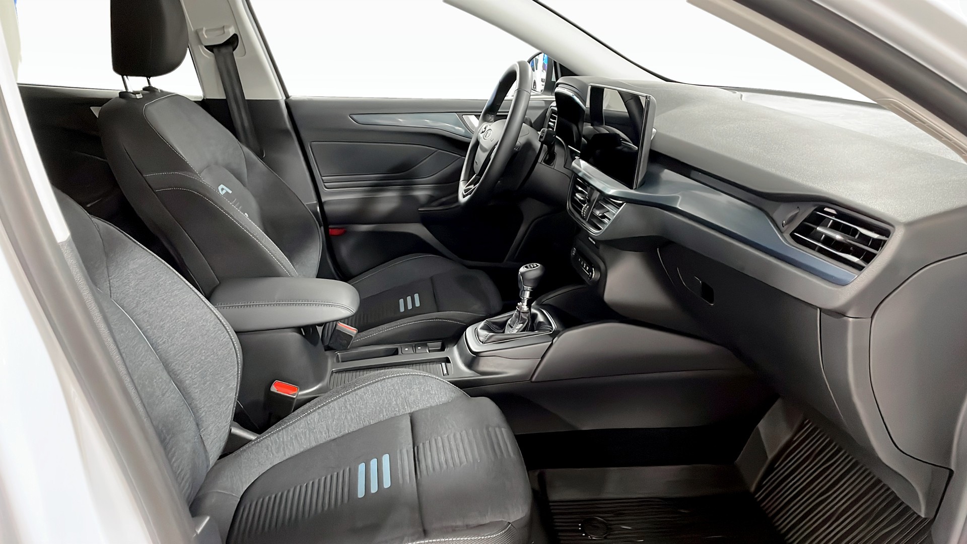 Ford Focus 1.0 EcoBoost Hybrid 2024, kuva 3/9