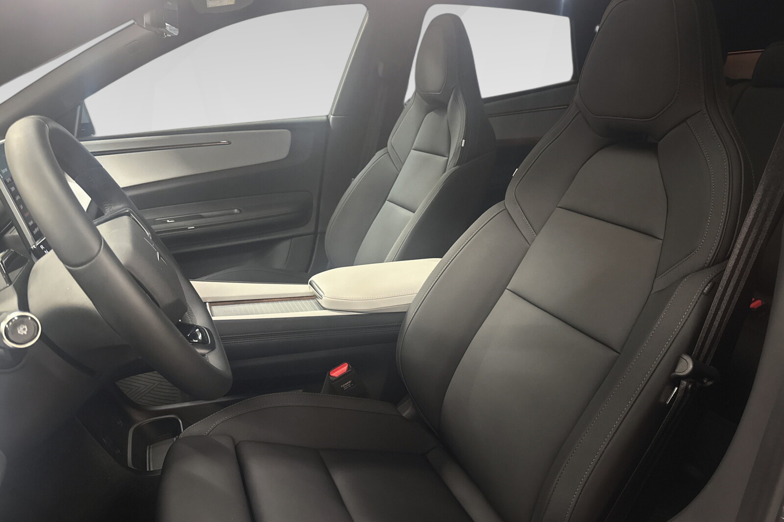 Polestar 4 Long Range Dual motor bilde 11