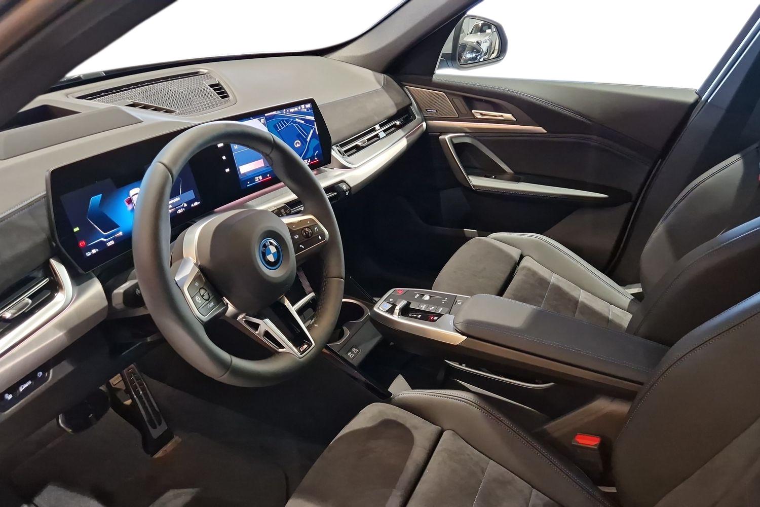 BMW iX1 eDrive20, 204ps, 2026