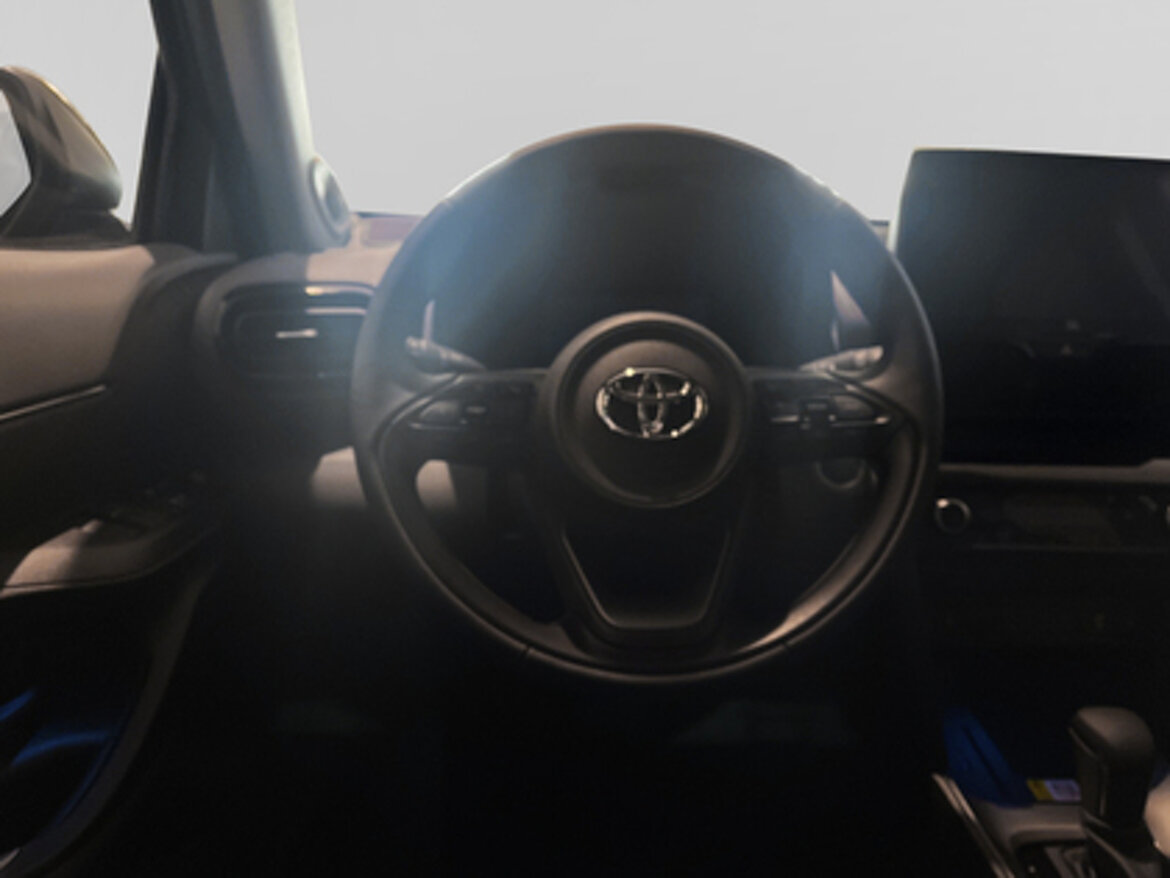 Toyota Yaris Hybrid - Toyota Sydost AB