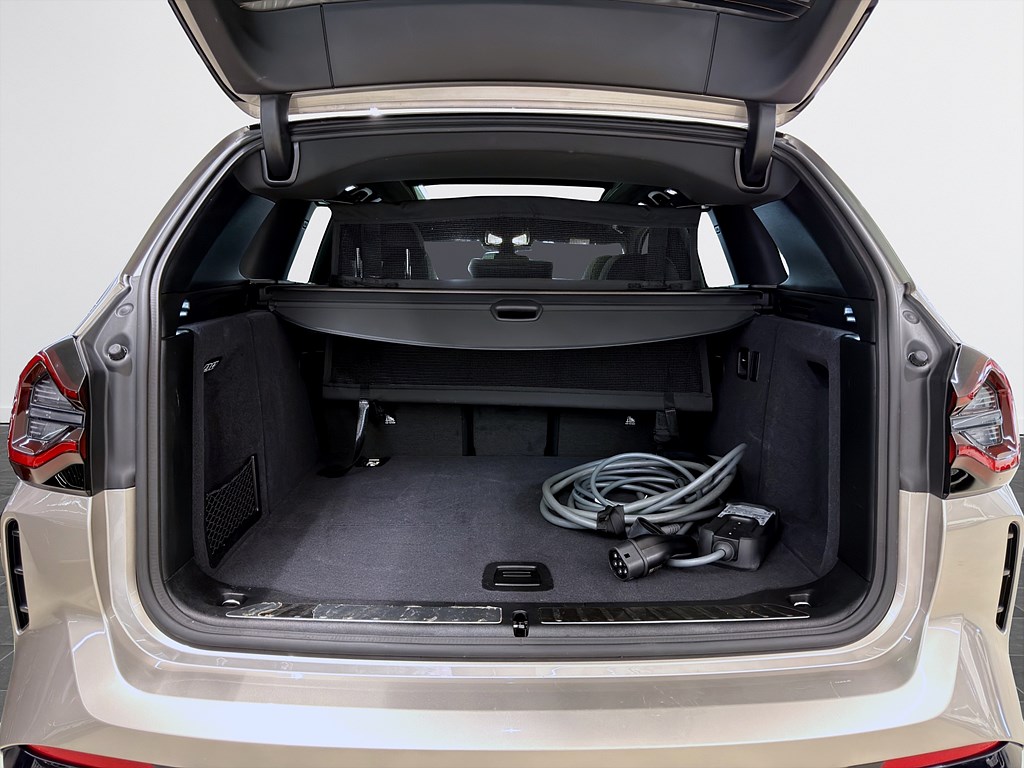 BMW iX3, 286ps, 2023