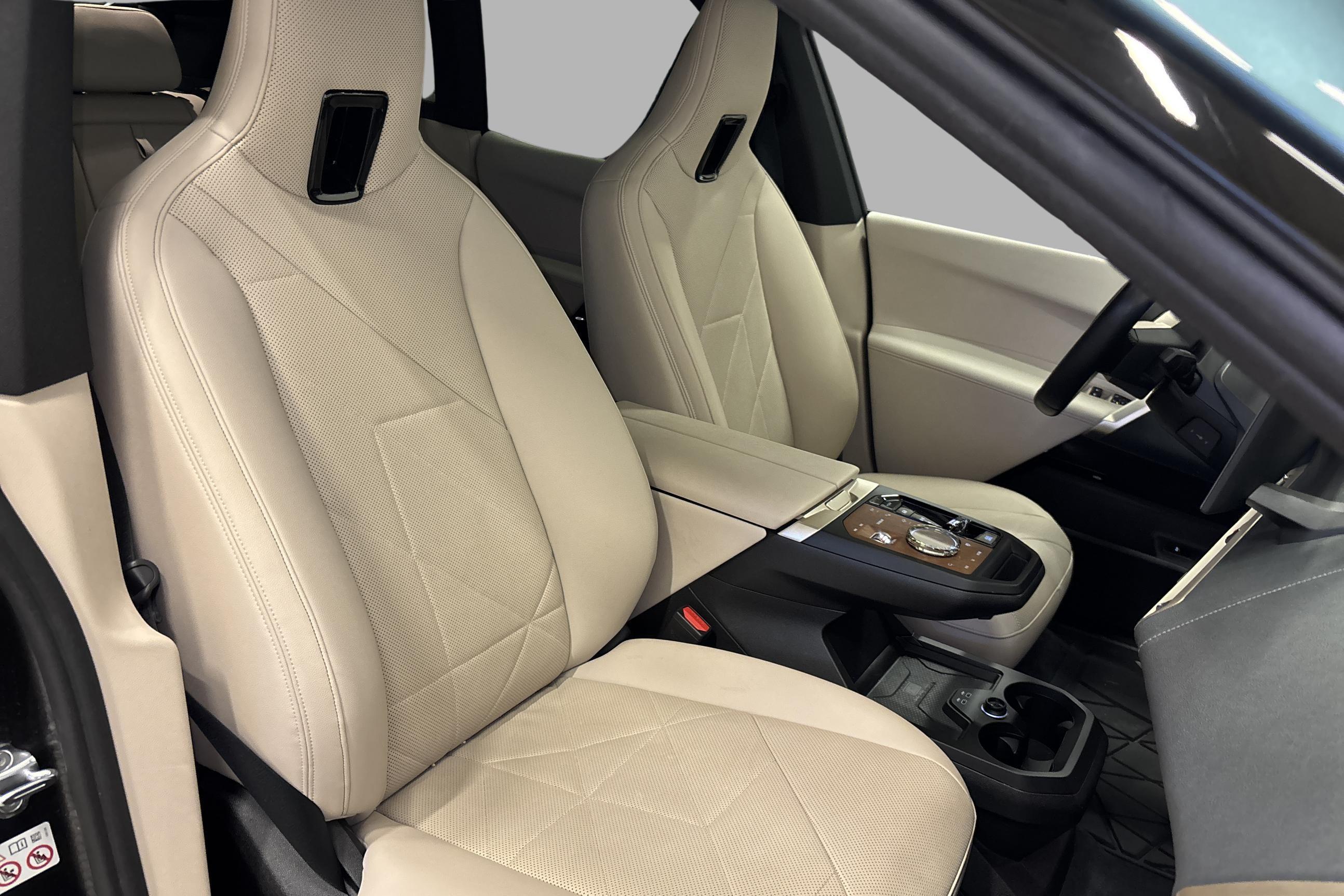 BMW iX xDrive50, 524hk, 2023