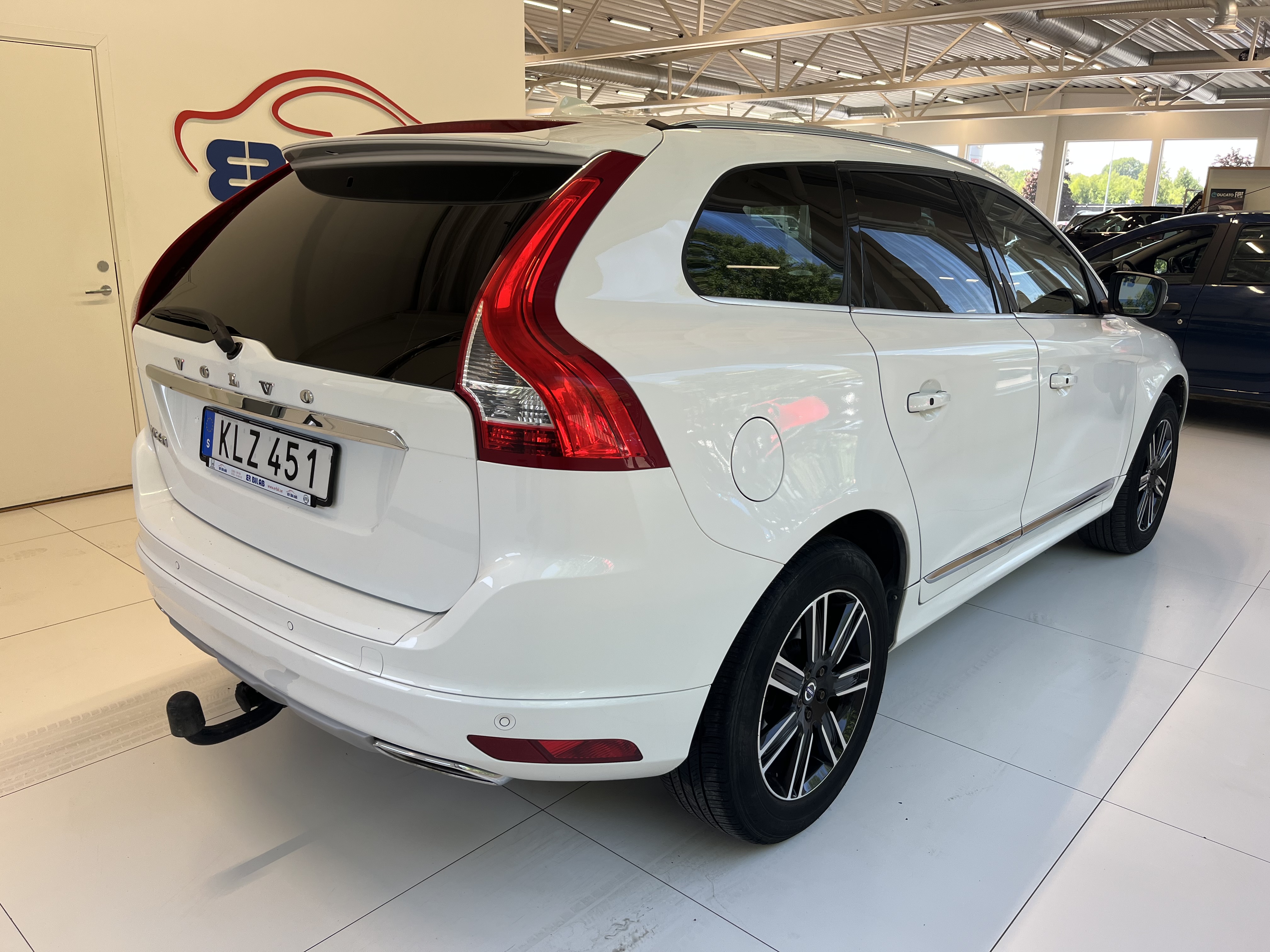 Volvo XC60 D4 AWD Classic Summum Aut 2017, bild 2/6