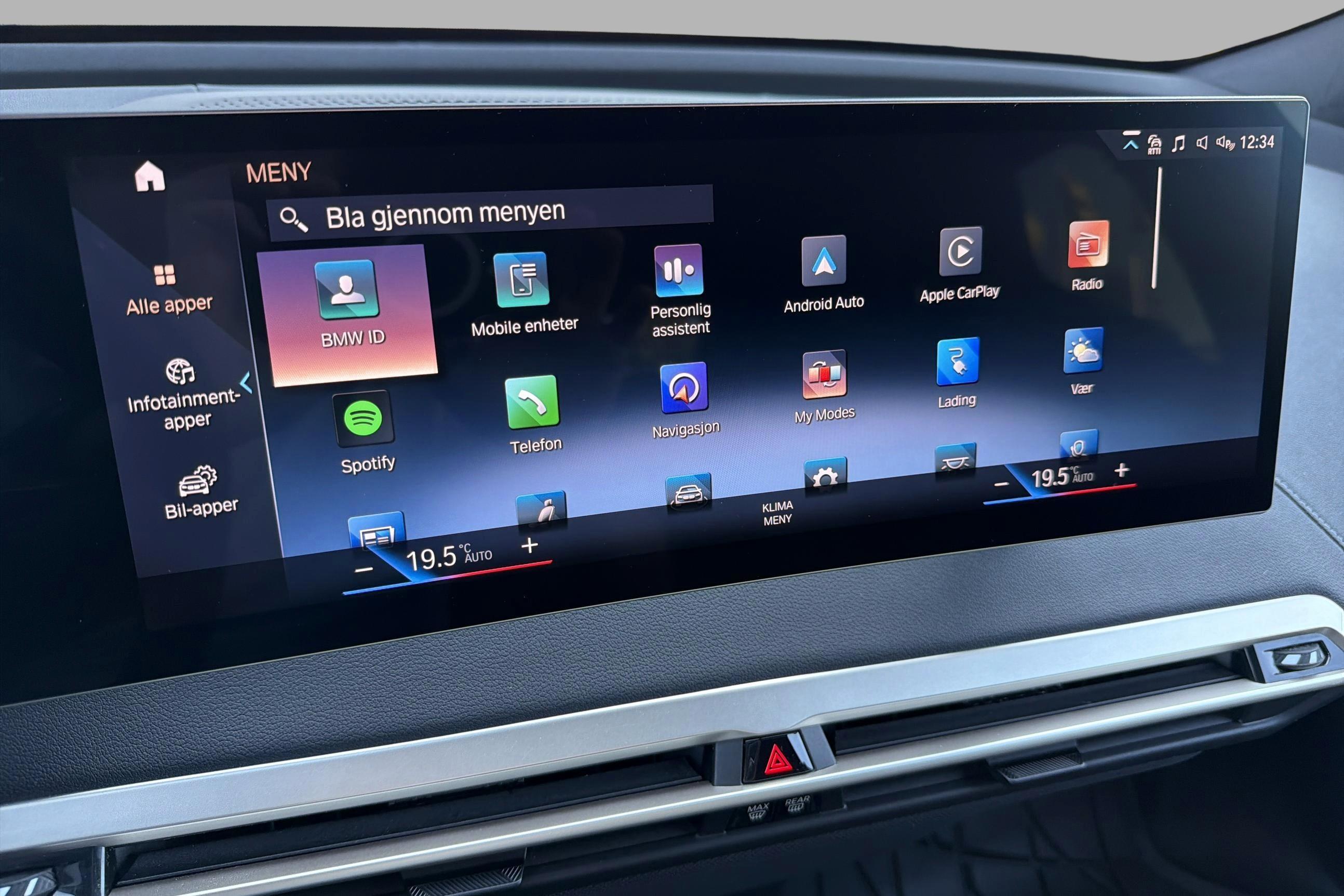 BMW iX xDrive40, 326ps, 2023