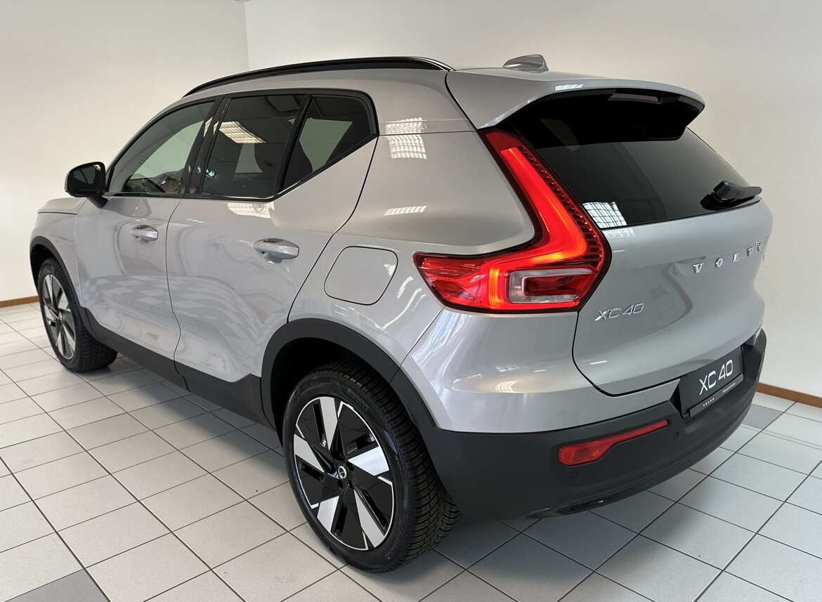 DZD97Z  Volvo XC40 Recharge Single Motor Extended Range