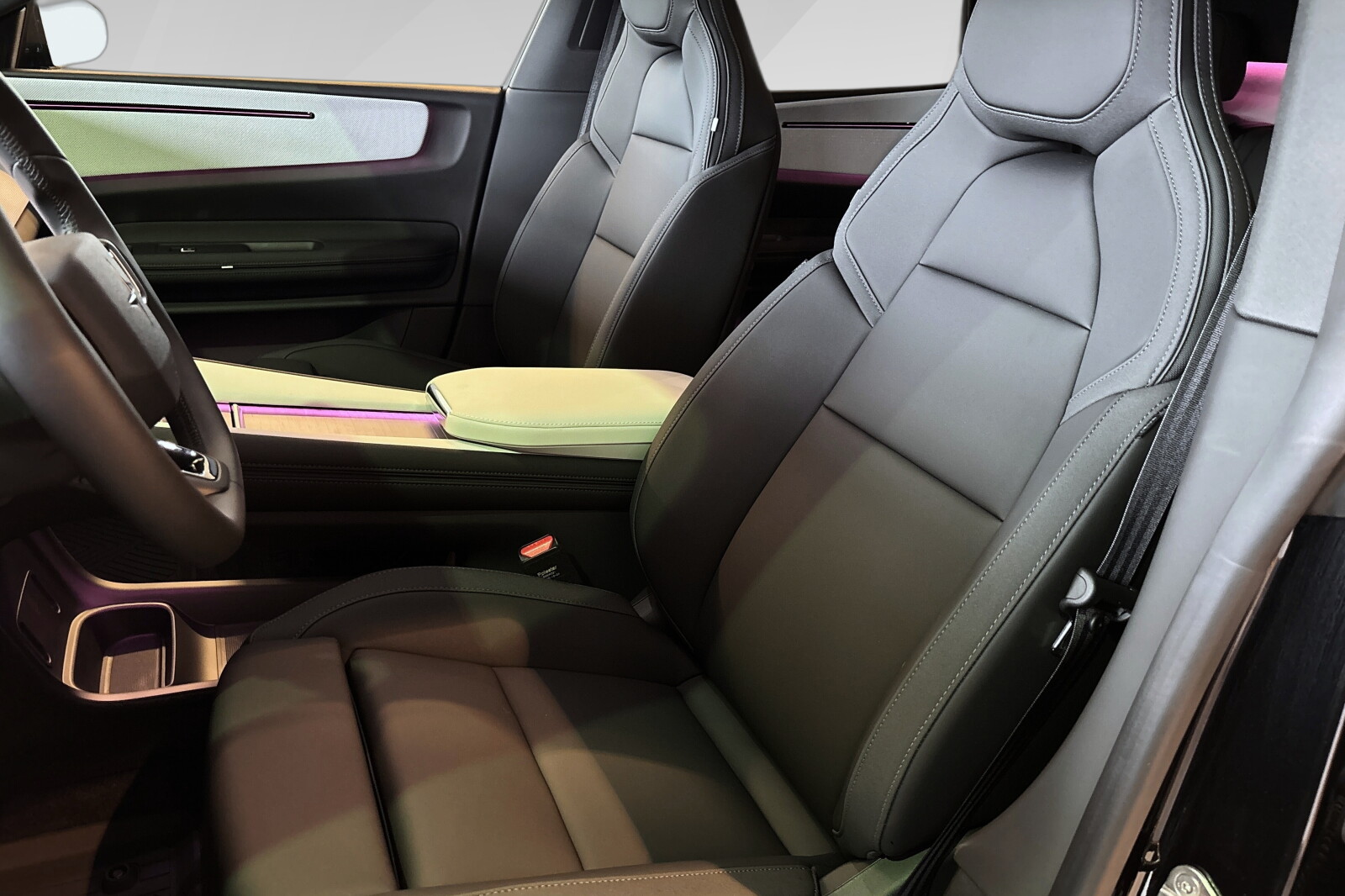 Polestar 4 Long Range Dual motor bilde 10