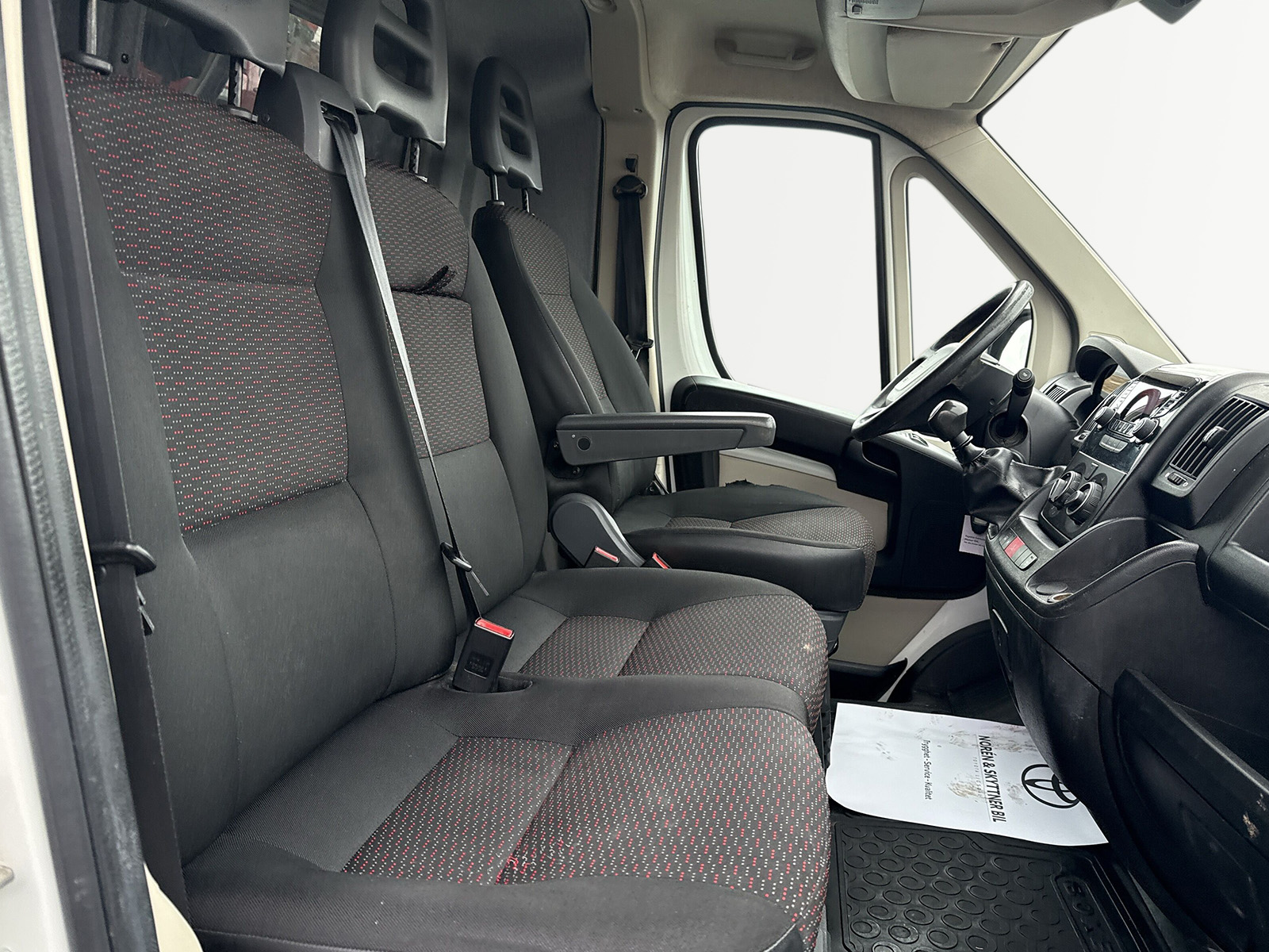 Peugeot Boxer 2.0 BlueHDi Manuell, 131hk 2017, bild 7/10