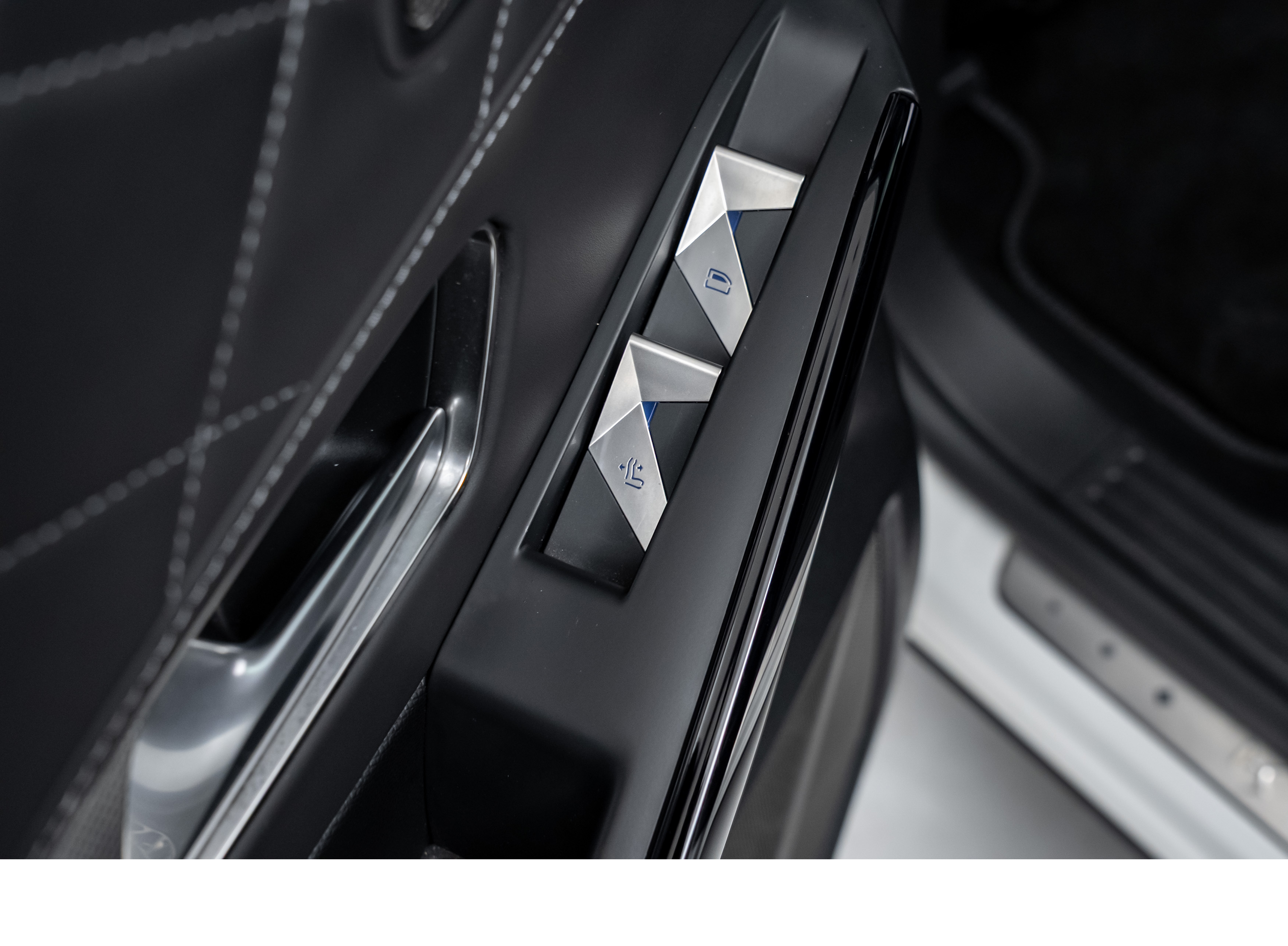 DS 7 Crossback E-Tense 4x4 EAT, 8-trins, 300ps, 2020