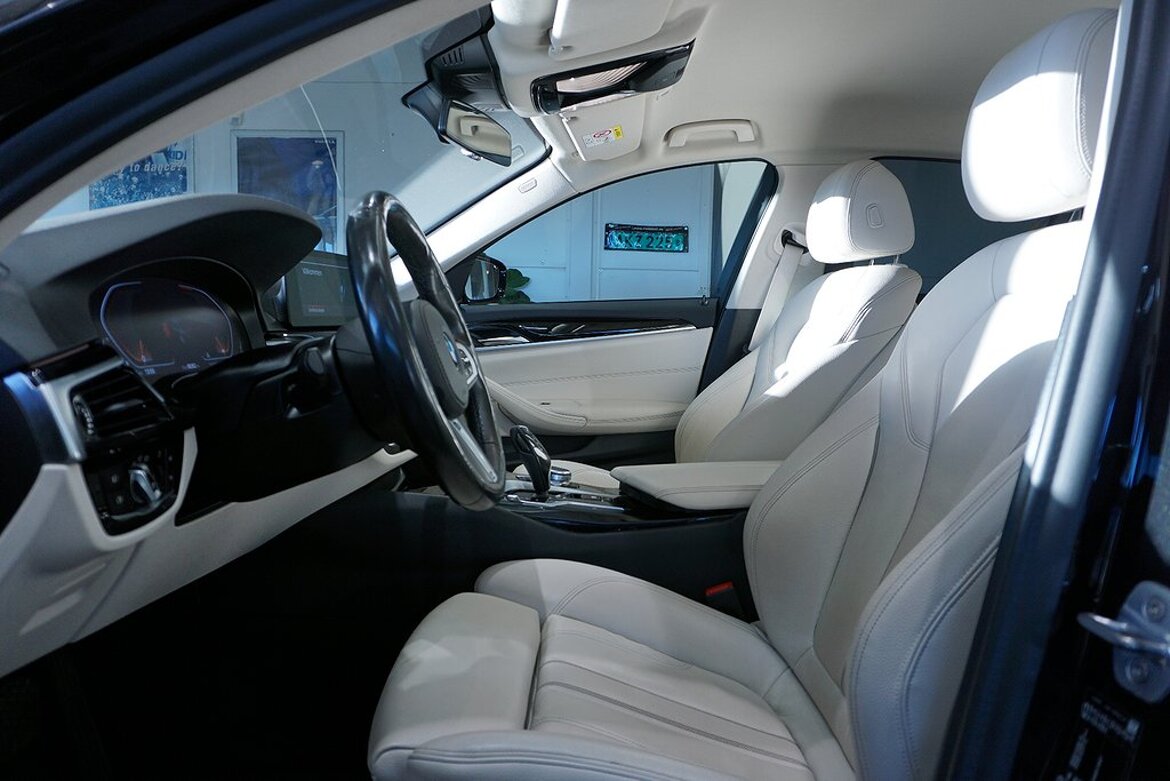 KZZ81B | BMW 520d Sedan | 520 Steptronic Sportline 190hk Cockpit Navi ...