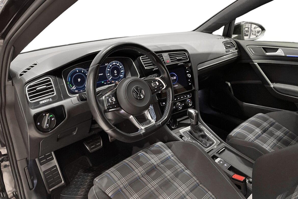 Volkswagen Golf GTE1,4 2020