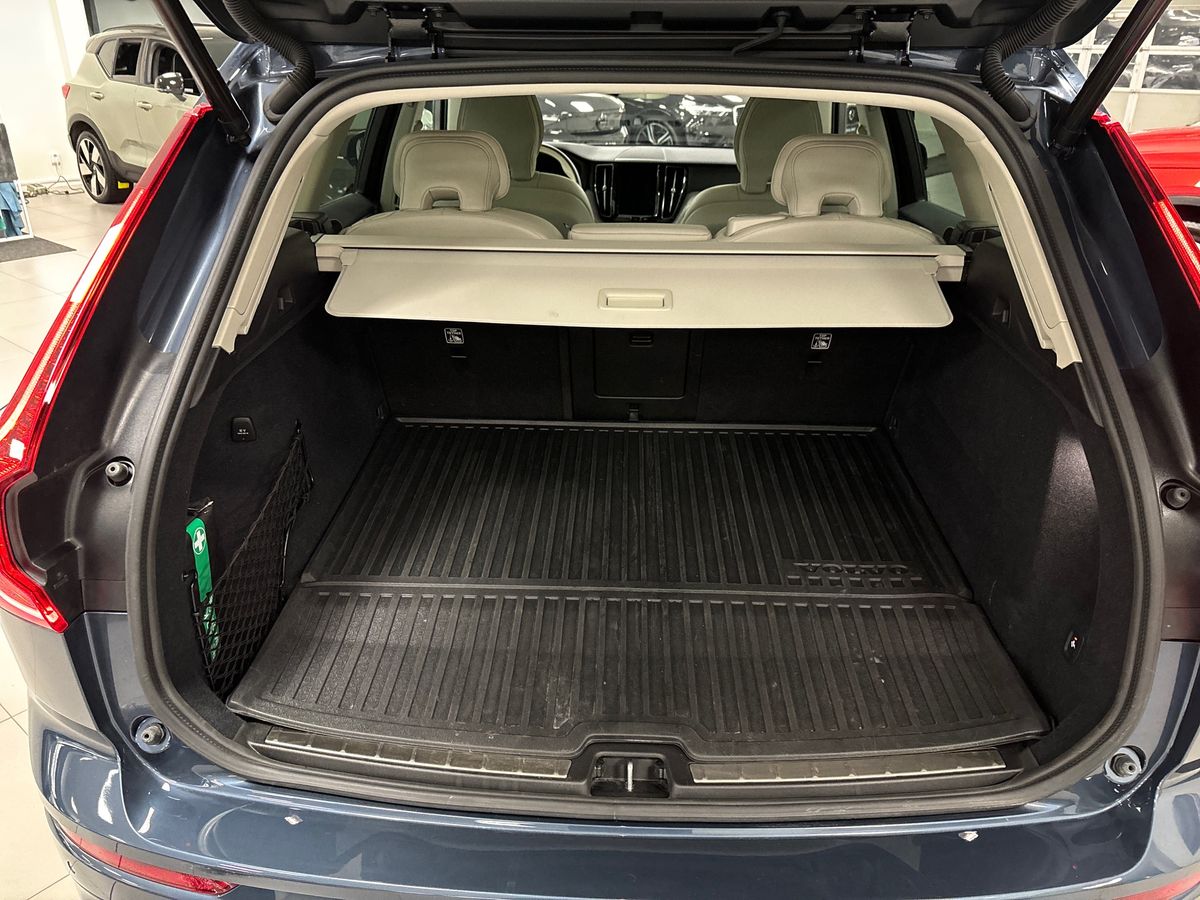 Volvo XC60 Recharge T6 AWD Geartronic, 350hk, 2025