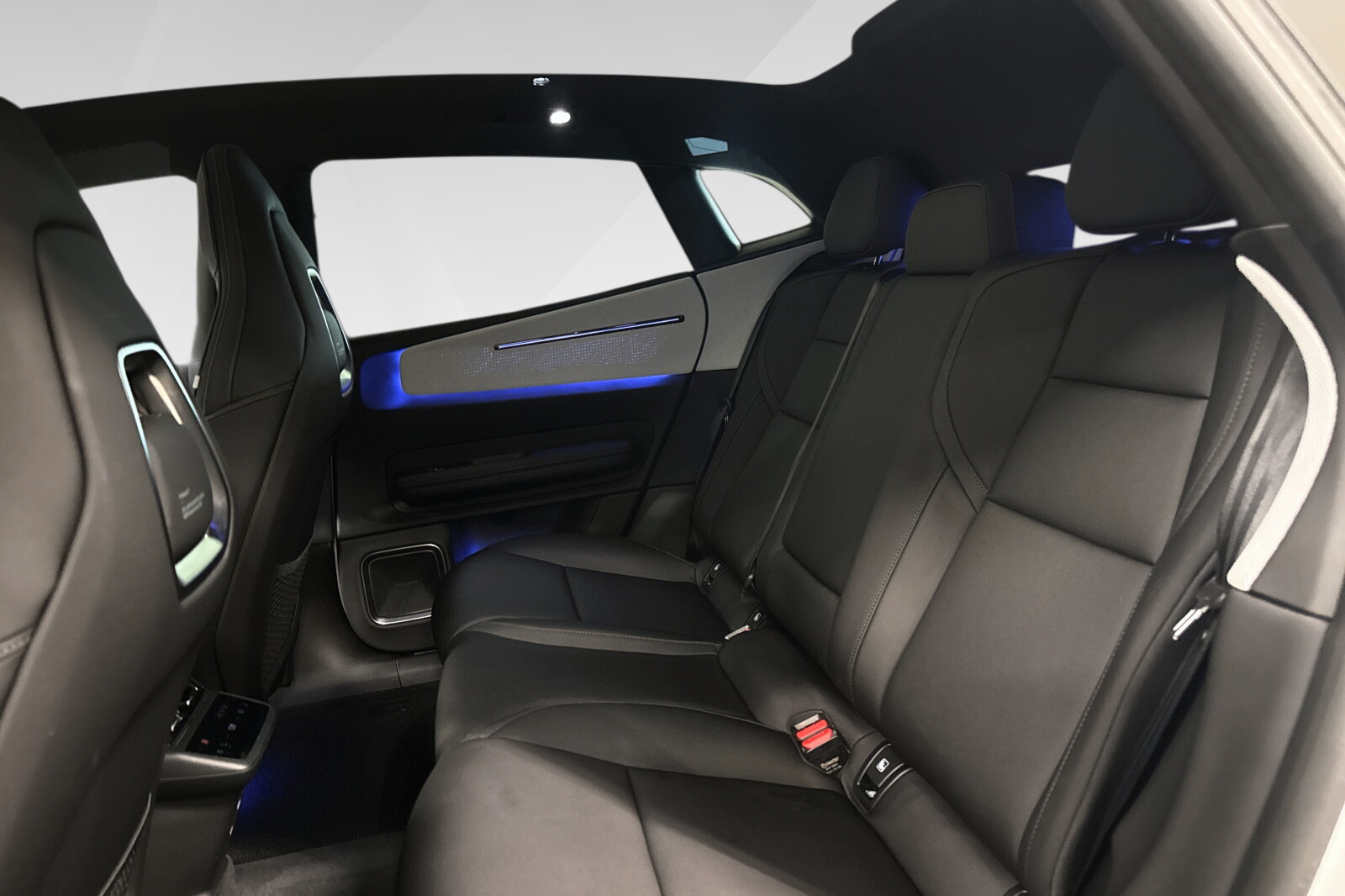 Polestar 4 Long Range Dual motor bilde 13